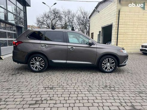 Volkswagen Touran 2011 - фото 6