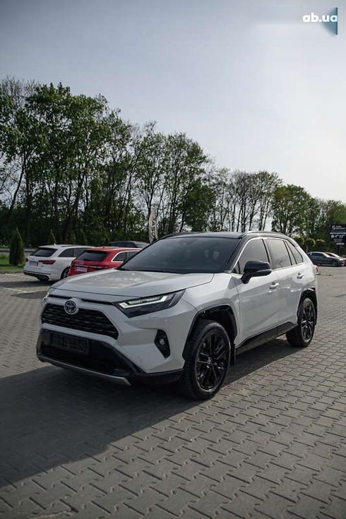 Toyota RAV4 2022 - фото 12