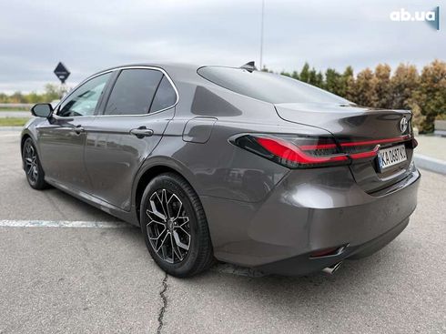 Toyota Camry 2019 - фото 13