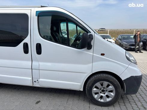 Opel Vivaro 2007 белый - фото 11