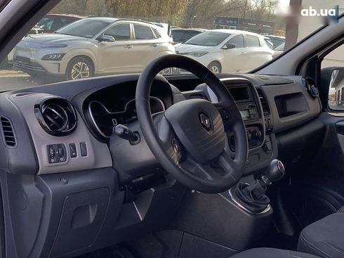Renault Trafic 2019 - фото 24