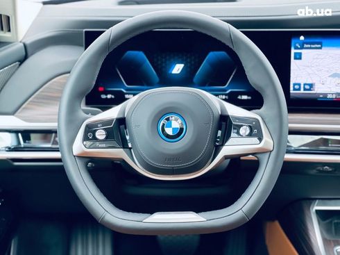 BMW i7 2023 - фото 11