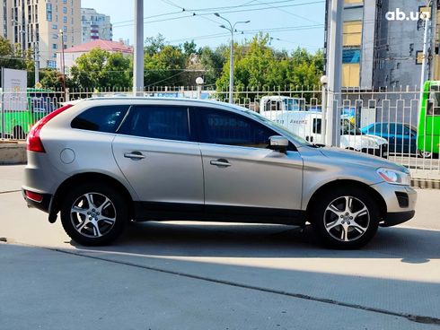 Volvo XC60 2012 серый - фото 9