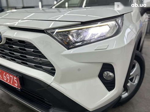 Toyota RAV4 2019 - фото 8