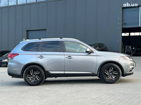 Mitsubishi Outlander 2017 серый - фото 10