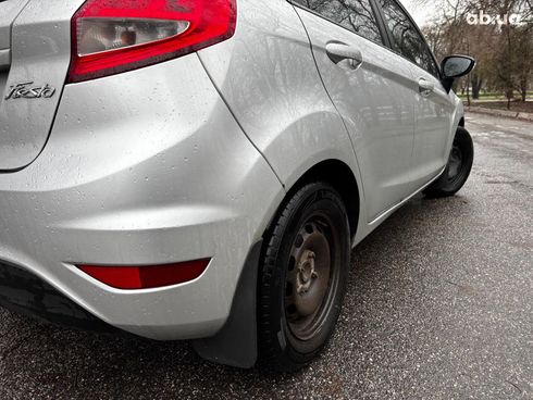 Ford Fiesta 2012 серый - фото 21