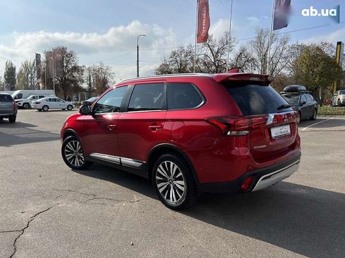 Mitsubishi Outlander 2021 - фото 7