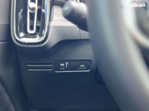 Volvo XC40 2021 - фото 16