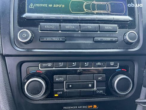 Volkswagen Golf 2012 белый - фото 24