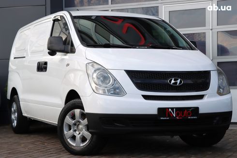 Hyundai H-1 2011 белый - фото 2