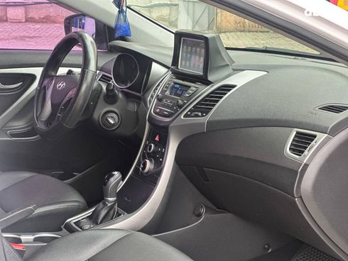 Hyundai Avante 2014 белый - фото 19