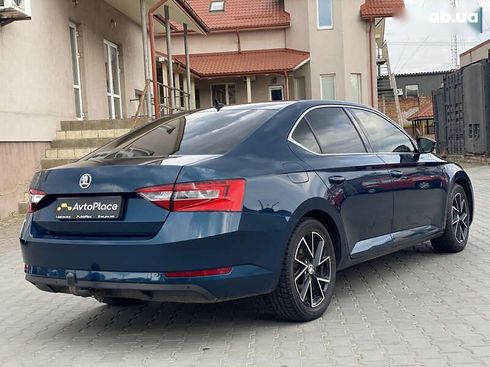 Skoda Superb 2018 - фото 16