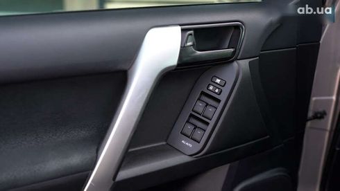 Toyota Land Cruiser Prado 2022 - фото 14