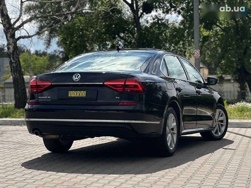 Volkswagen Passat 2018 - фото 18