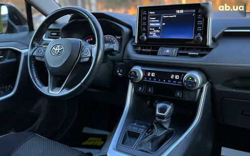 Toyota RAV4 2020 - фото 19