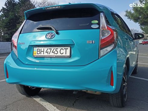 Toyota Prius 2019 голубой - фото 5