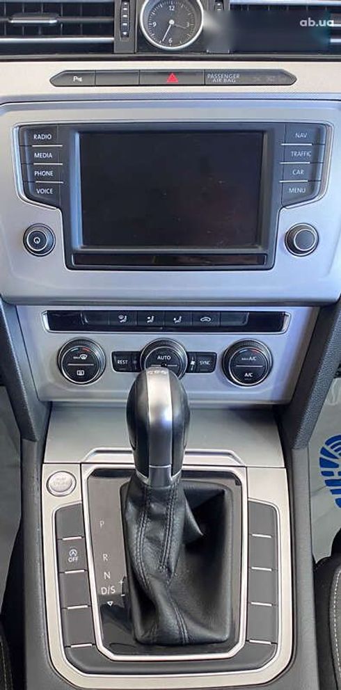 Volkswagen Passat 2015 - фото 12
