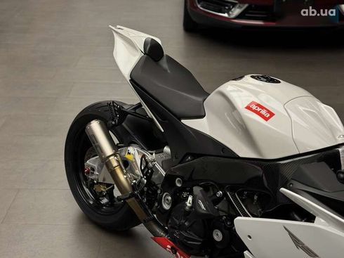 Aprilia RSV4 2011 - фото 4