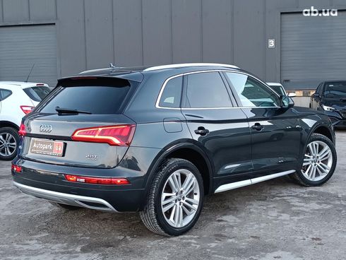 Audi Q5 2018 серый - фото 17