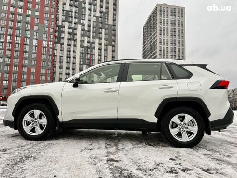 Toyota RAV4 2020 - фото 5