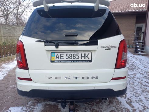 SsangYong Rexton 2013 белый - фото 3