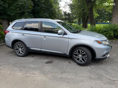 Mitsubishi Outlander 2016 серый - фото 4