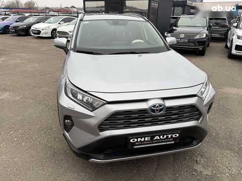Toyota RAV4 2019 - фото 10