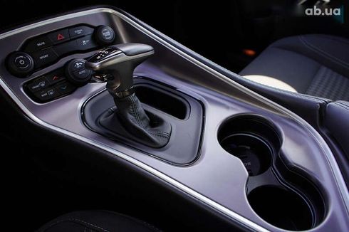 Dodge Challenger 2019 - фото 25