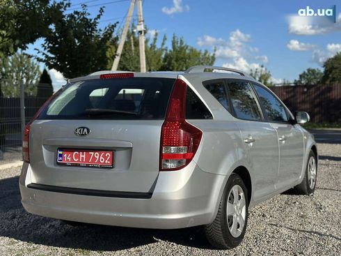 Kia Cee'd 2011 - фото 13