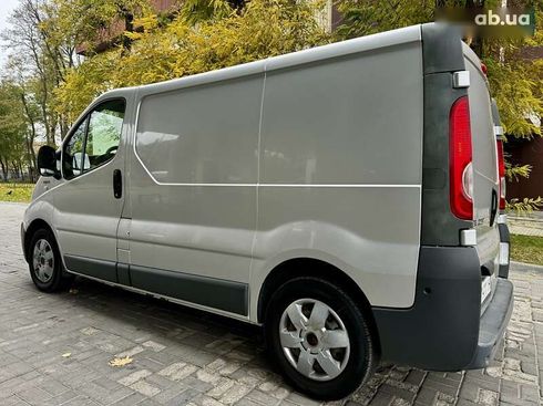 Renault Trafic 2013 - фото 14