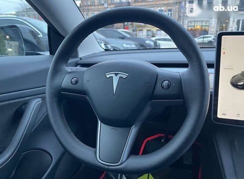 Tesla Model 3 2021 - фото 30