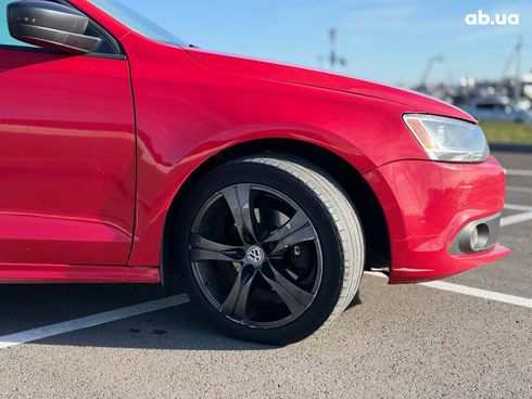 Volkswagen Jetta 2013 красный - фото 9