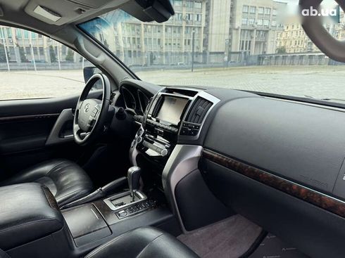 Toyota Land Cruiser 2014 - фото 27