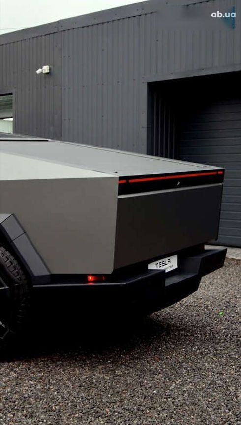 Tesla Cybertruck 2024 - фото 3