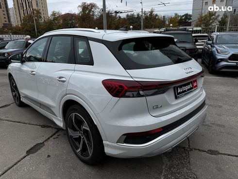 Audi Q4 e-tron 2023 белый - фото 8