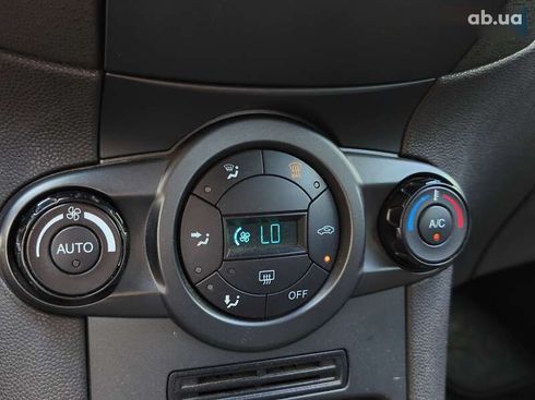 Ford Fiesta 2013 - фото 12