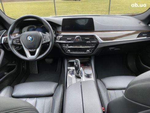 BMW 5 серия 2019 серебристый - фото 12