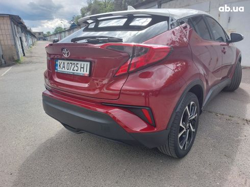 Toyota C-HR 2018 вишневый - фото 10