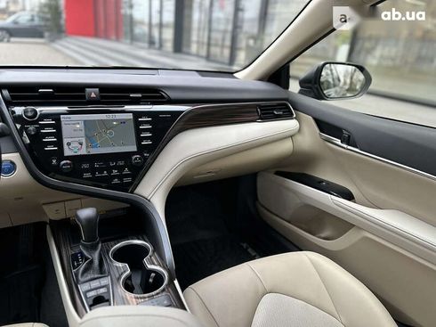 Toyota Camry 2020 - фото 24