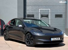 Продаж вживаних Tesla Model 3 в Київській області - купити на Автобазарі