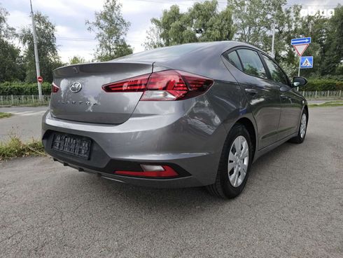 Hyundai Elantra 2019 серый - фото 8