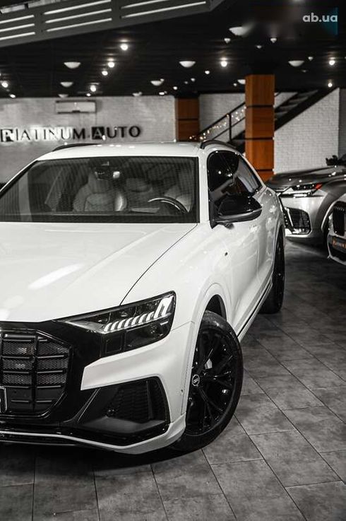 Audi Q8 2021 - фото 2