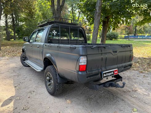 Mitsubishi l 200 2005 серый - фото 8