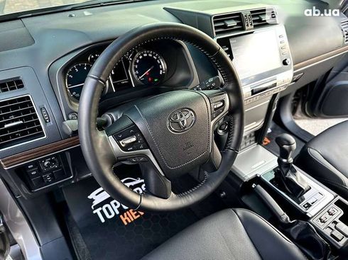 Toyota Land Cruiser Prado 2022 - фото 30