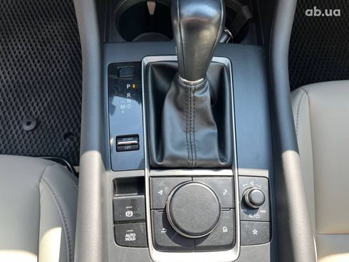 Mazda 3 2019 белый - фото 11