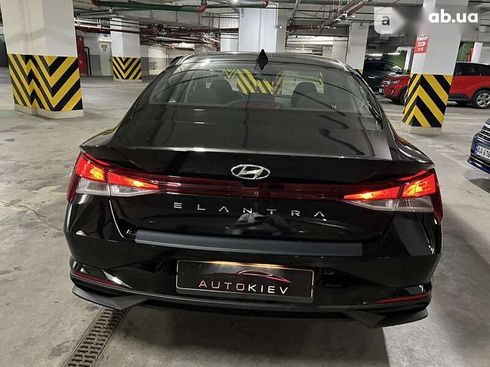 Hyundai Elantra 2022 - фото 10