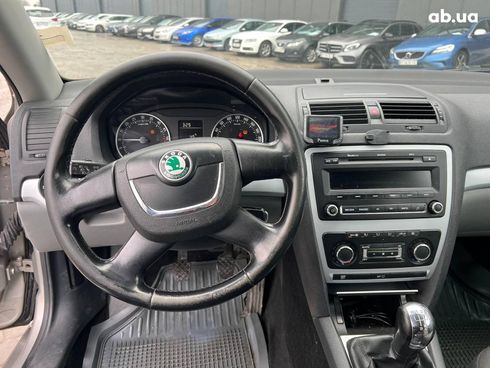 Skoda Octavia 2010 серый - фото 22