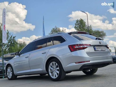 Skoda Superb 2019 - фото 18