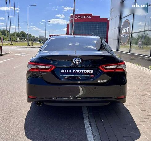 Toyota Camry 2023 - фото 11