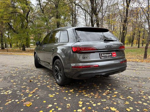 Audi Q7 2021 серый - фото 3
